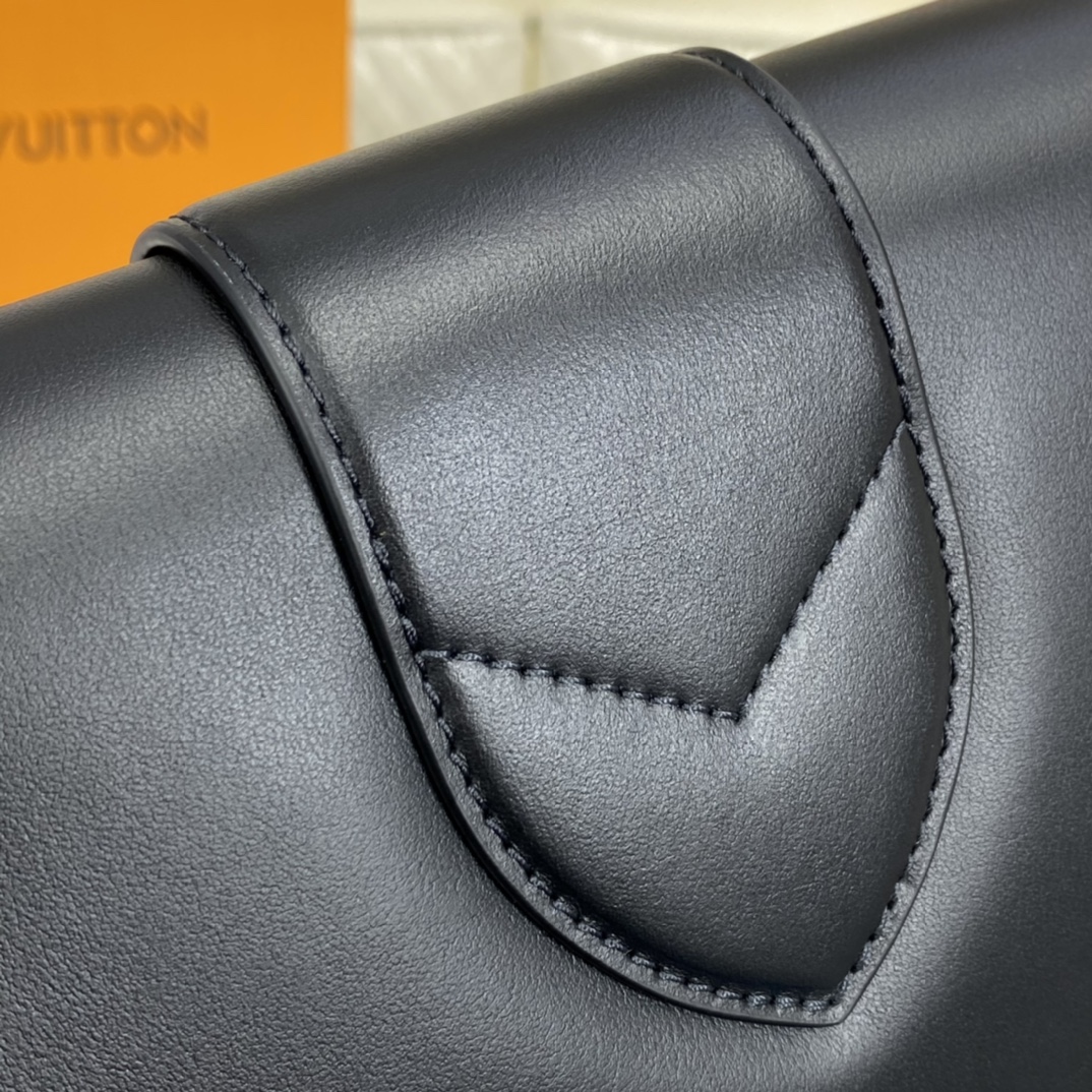 Louis Vuitton LV PONT 9 SOFT Smooth calfskin Shoudler Bag M55948 Black